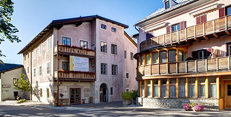 Facciata esterna del Museo del Turismo di Villabassa